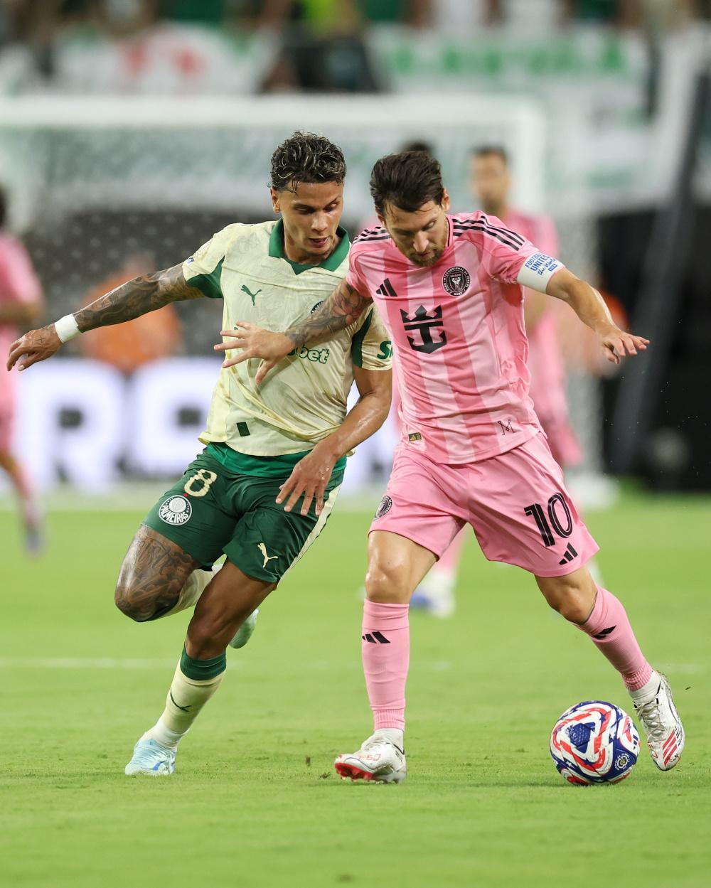 开云棋牌 -加时末段体能课后，门兴格拉德巴赫远射贴柱备战意大利杯，引发热议，赛程密集仍需轮换的简单介绍