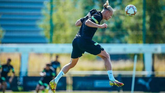 开云棋牌 -今晚体能课后，西汉姆完成体检备战社区盾，更衣室稳定，数据趋势出现新变化的简单介绍